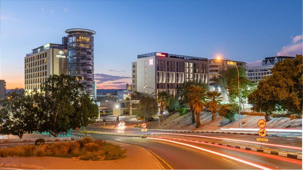 Hilton Garden Inn Windhoek Ngoại thất bức ảnh